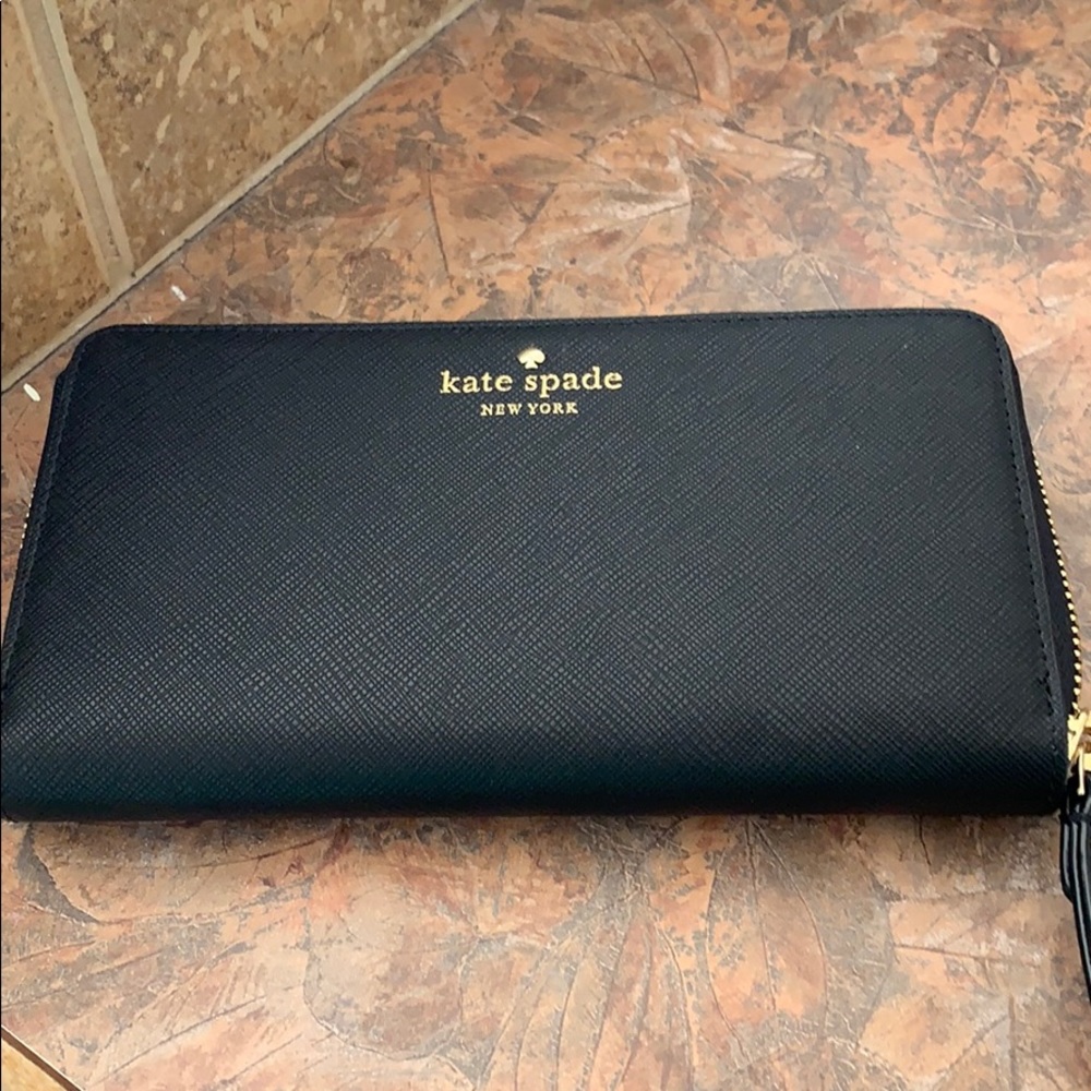 Brand new Kate Spade accordion zip wallet